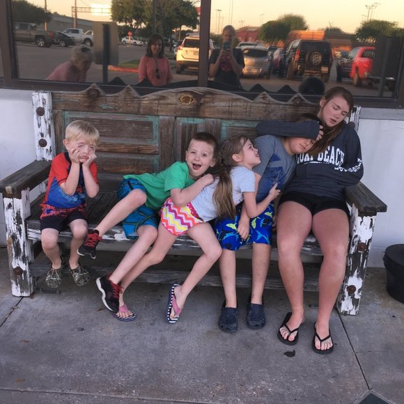 Meet your Posher, Amanda - Picture 1 of 1